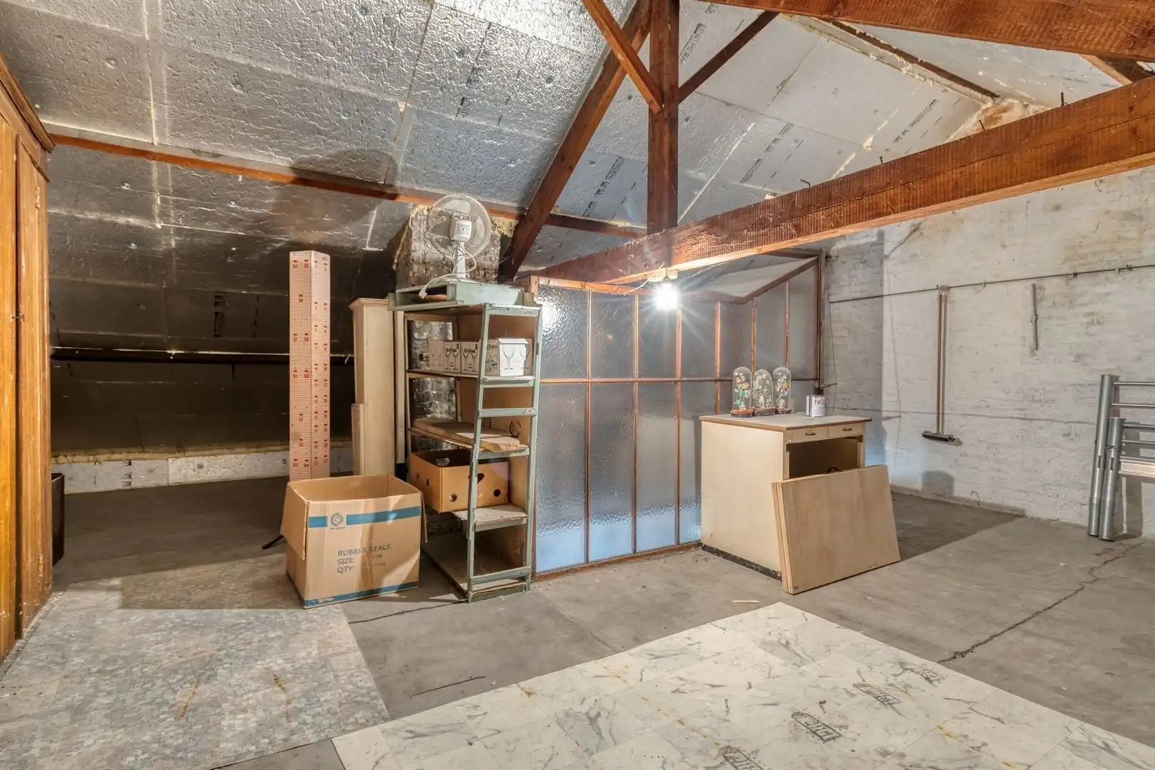 Te renoveren woning met 4 slaapkamers foto 23
