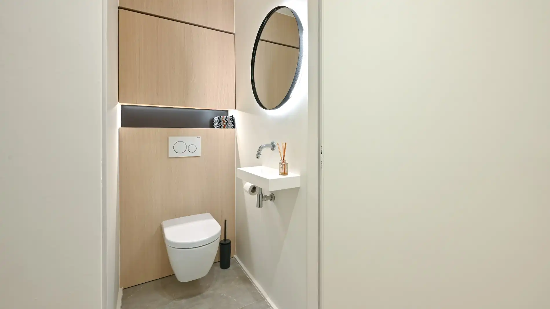 Vernieuwd en zeer zonnig appartement  met zicht op het Driehoeksplein gelegen op de Kustlaan  vlakbij  het strand. foto 20