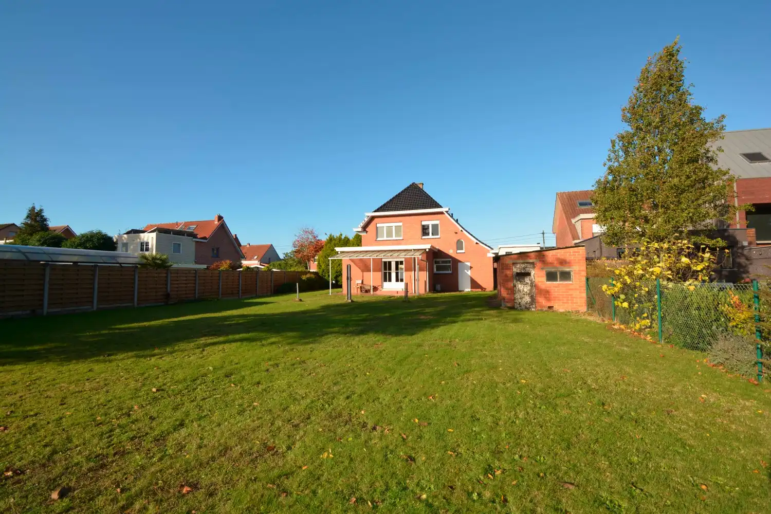 WONING MET 3 SLK OP PRACHTIG PERCEEL VAN 944 m²! foto 2