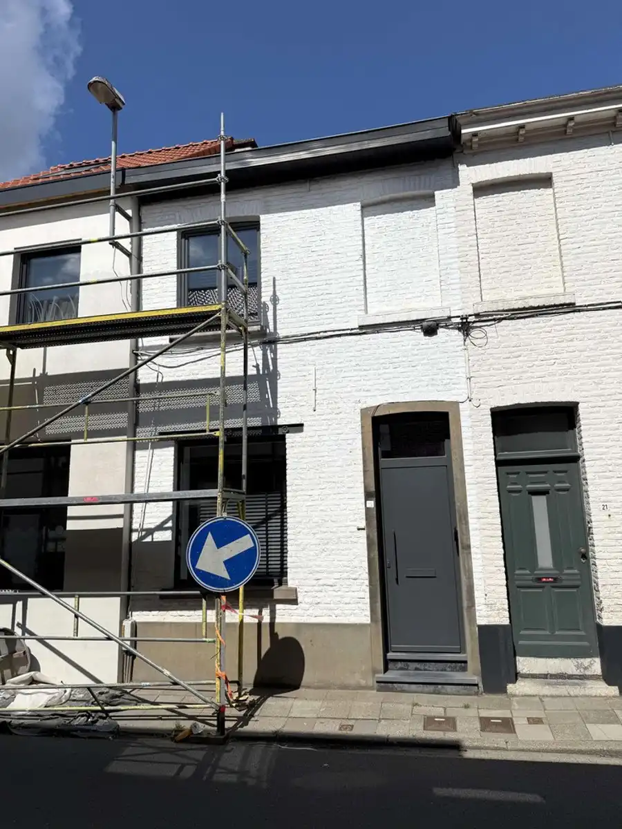 Recent gerenoveerd en volledig gemeubeld rijhuis met tuin te huur foto 3