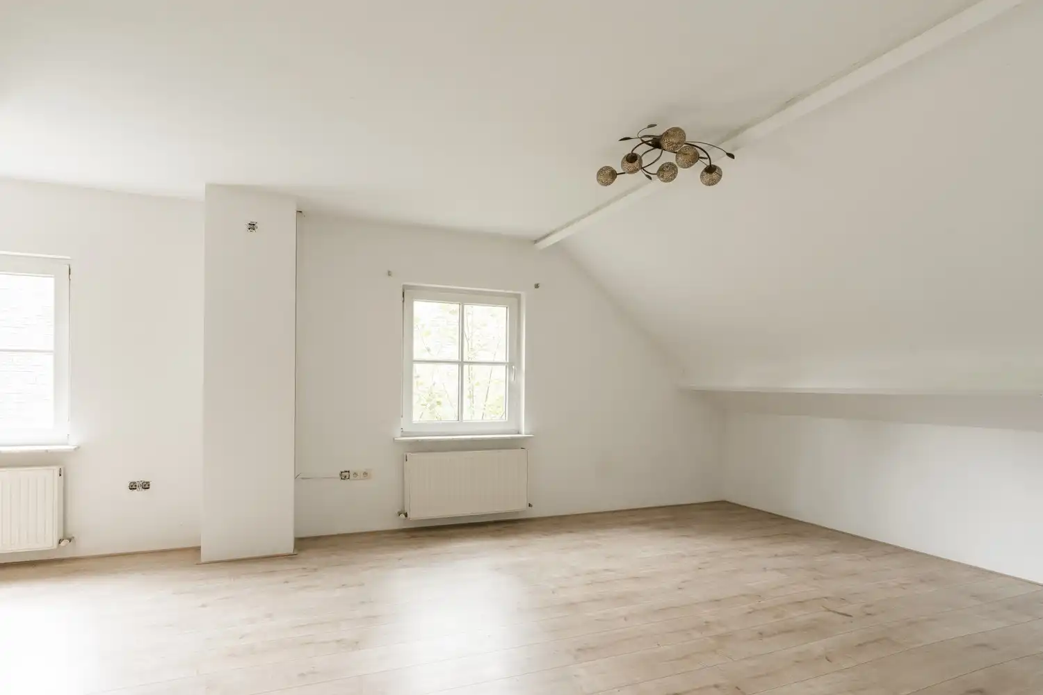 Vrijstaande woning met 5 slk op ruim perceel van 30 are in Pelt foto 22