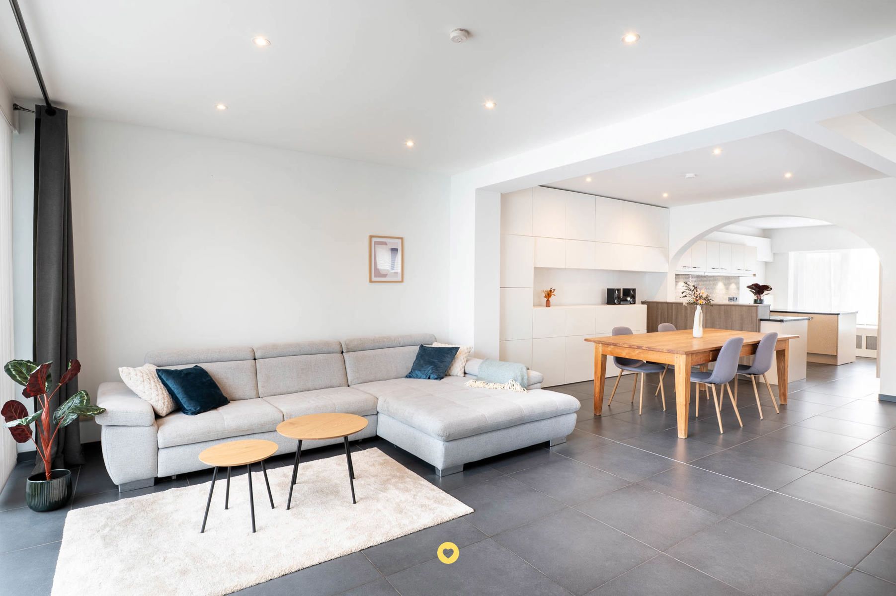 Gerenoveerde HOB met 3 slaapkamers, tuin en grote garage foto 2