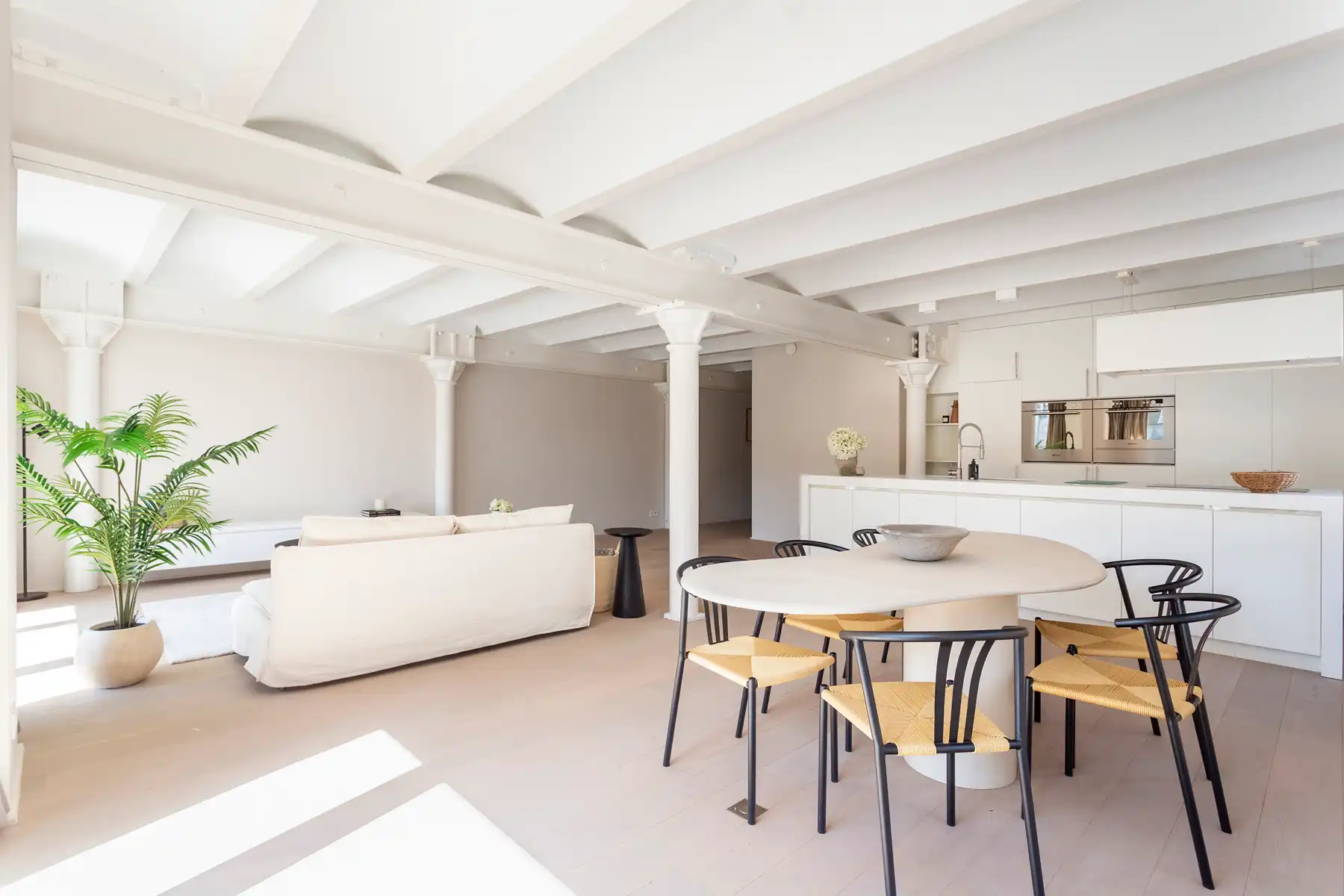 Lichtrijke loft met ruim terras, nabij het Eilandje foto 15