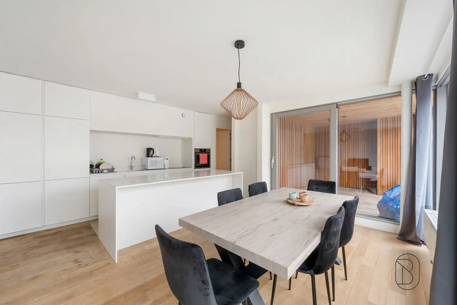 Kwalitatief 2-slaapkamerappartement met terras in Kortrijk foto 8