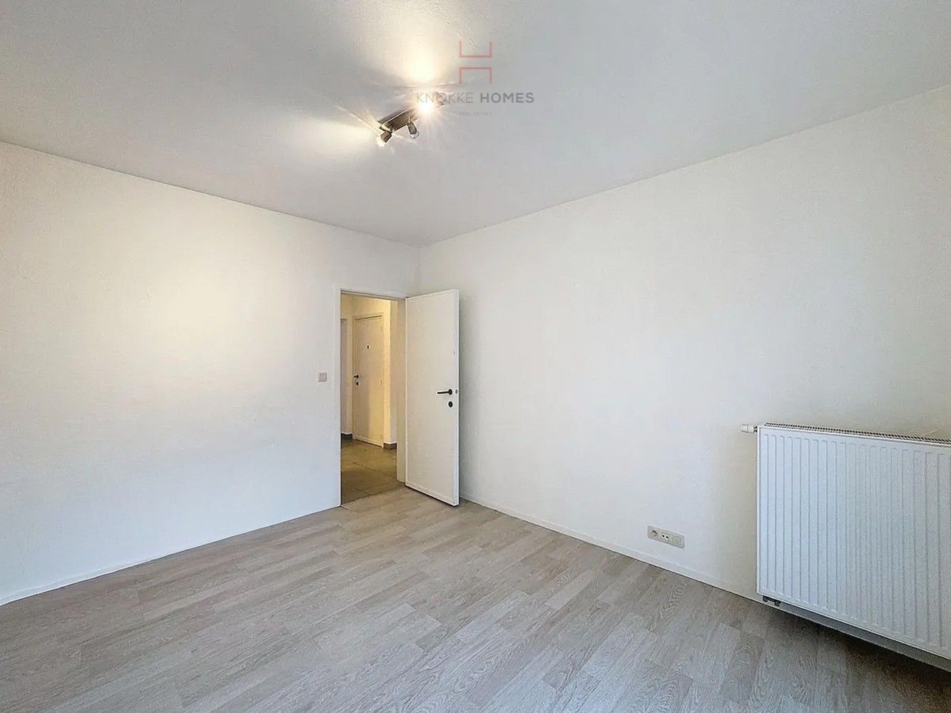 Ruim 2-kamerappartement in het centrum van Heist foto 14