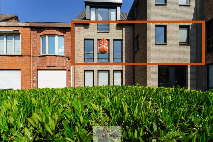Lichtrijk 2-slpk appartement Wondelgem foto {{pictureIndex}}