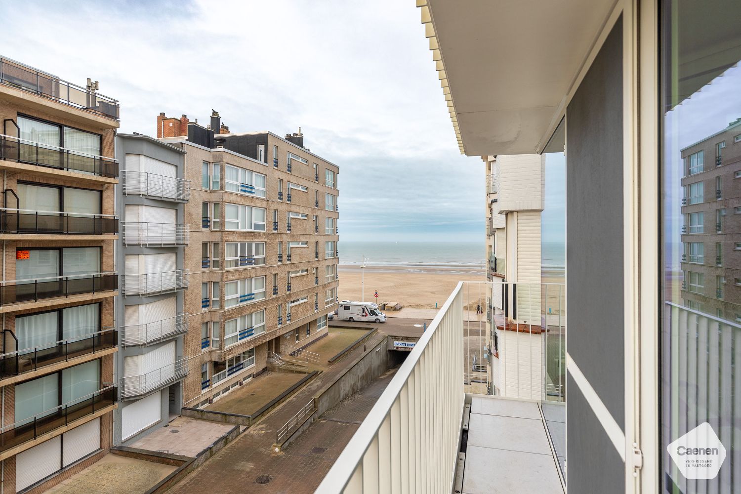Luxueus tweeslaapkamer appartement met lateraal zeezicht! foto 9