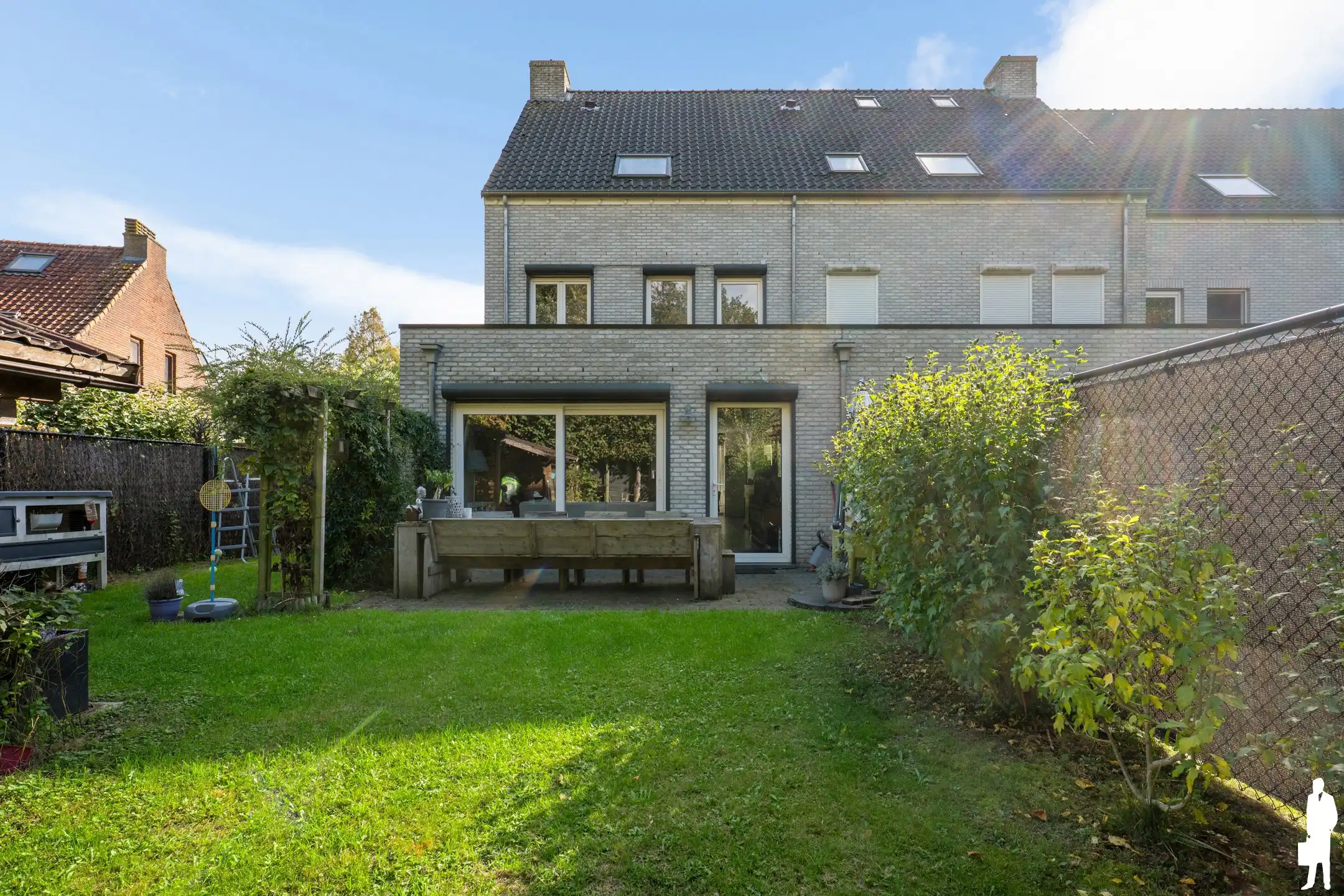 Ruime HOB met 4 slpk en prachtige tuin op toplocatie in Hove foto 10