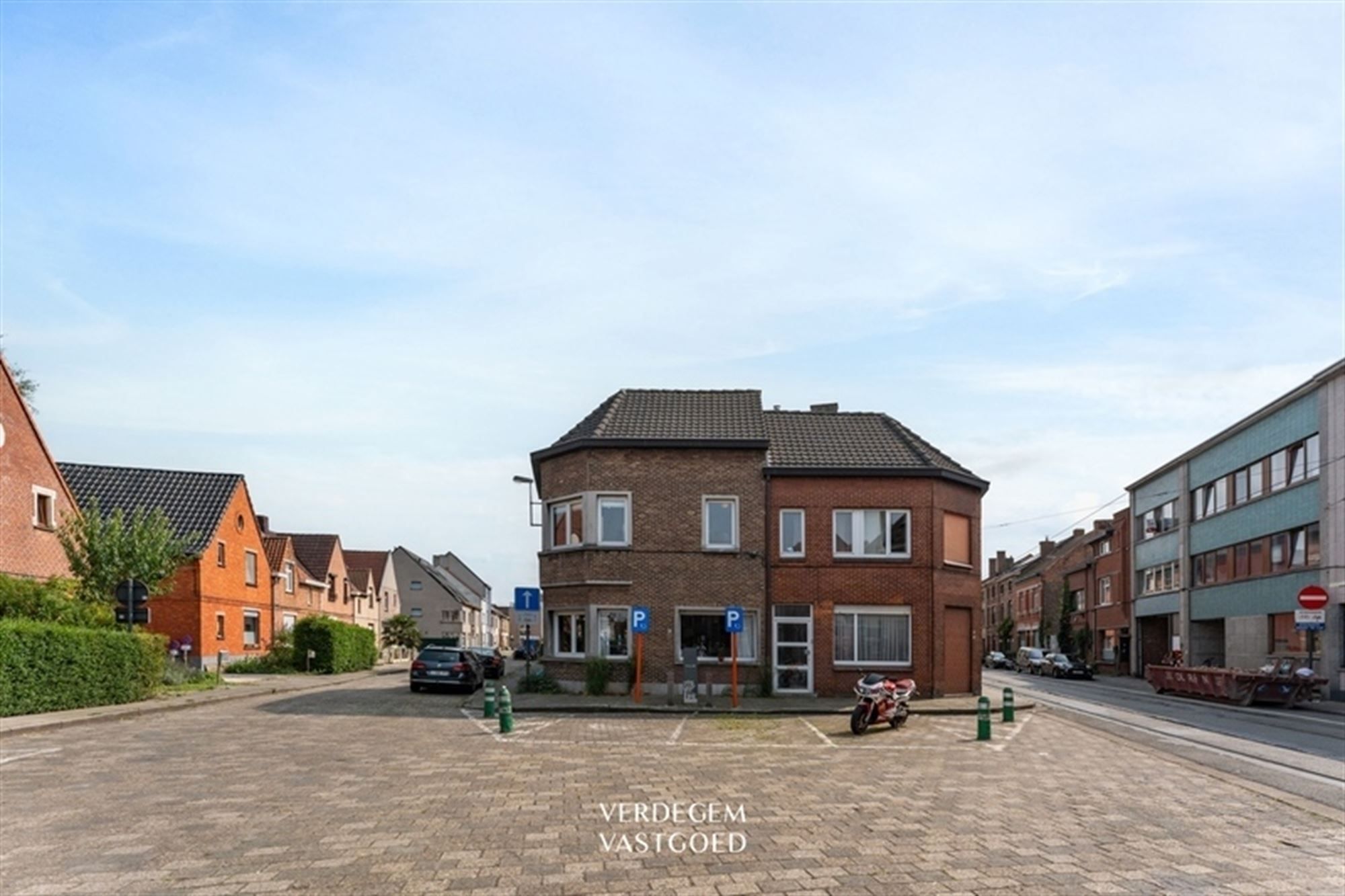 Woning met 2 slaapkamers en grote zolder aan het Van Beverenplein foto 15