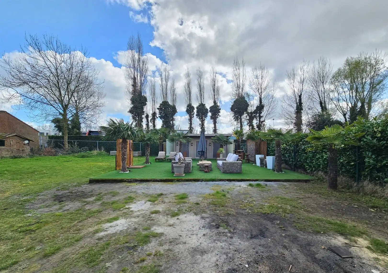 Gerenoveerde woning met 1 slaapkamer, grote tuin en garage foto 12