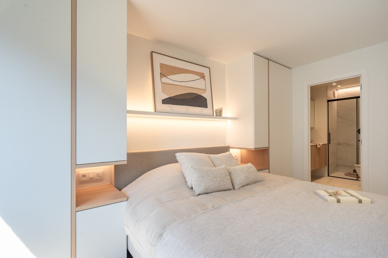 Prachtig gerenoveerd hoekappartement in centrum Knokke vlakbij de Zeedijk en het Van Bunnenplein  foto 15