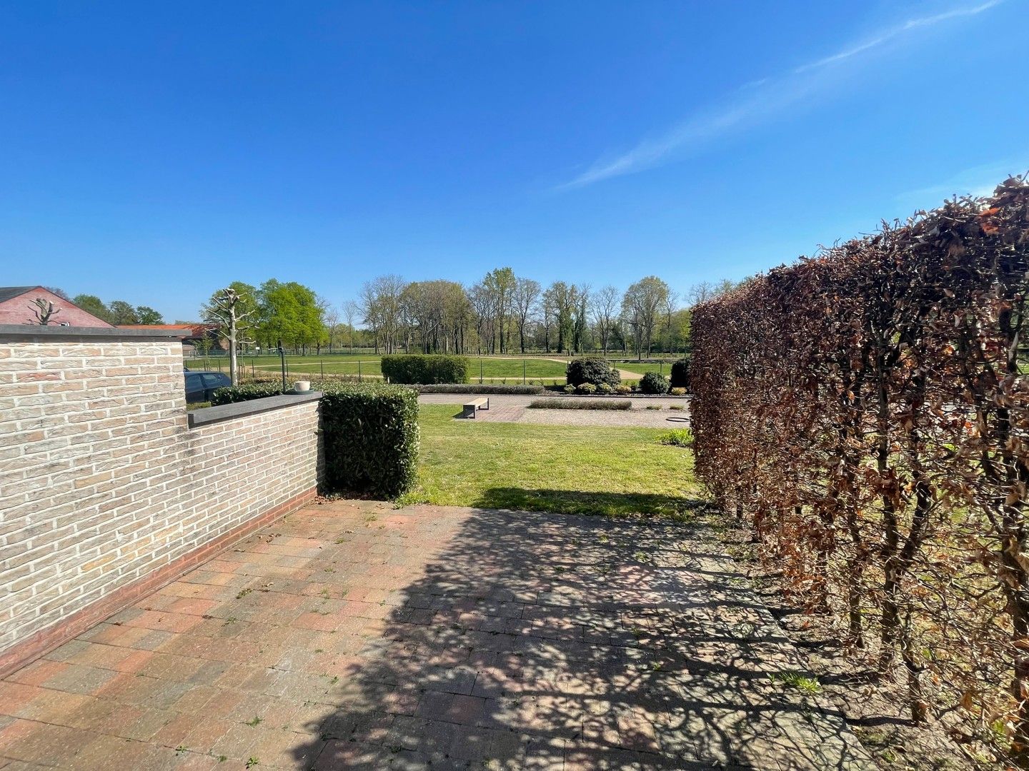 Gelijkvloers appartement met 2 slaapkamers en terras met groen uitzicht te Diepenbeek. foto 2