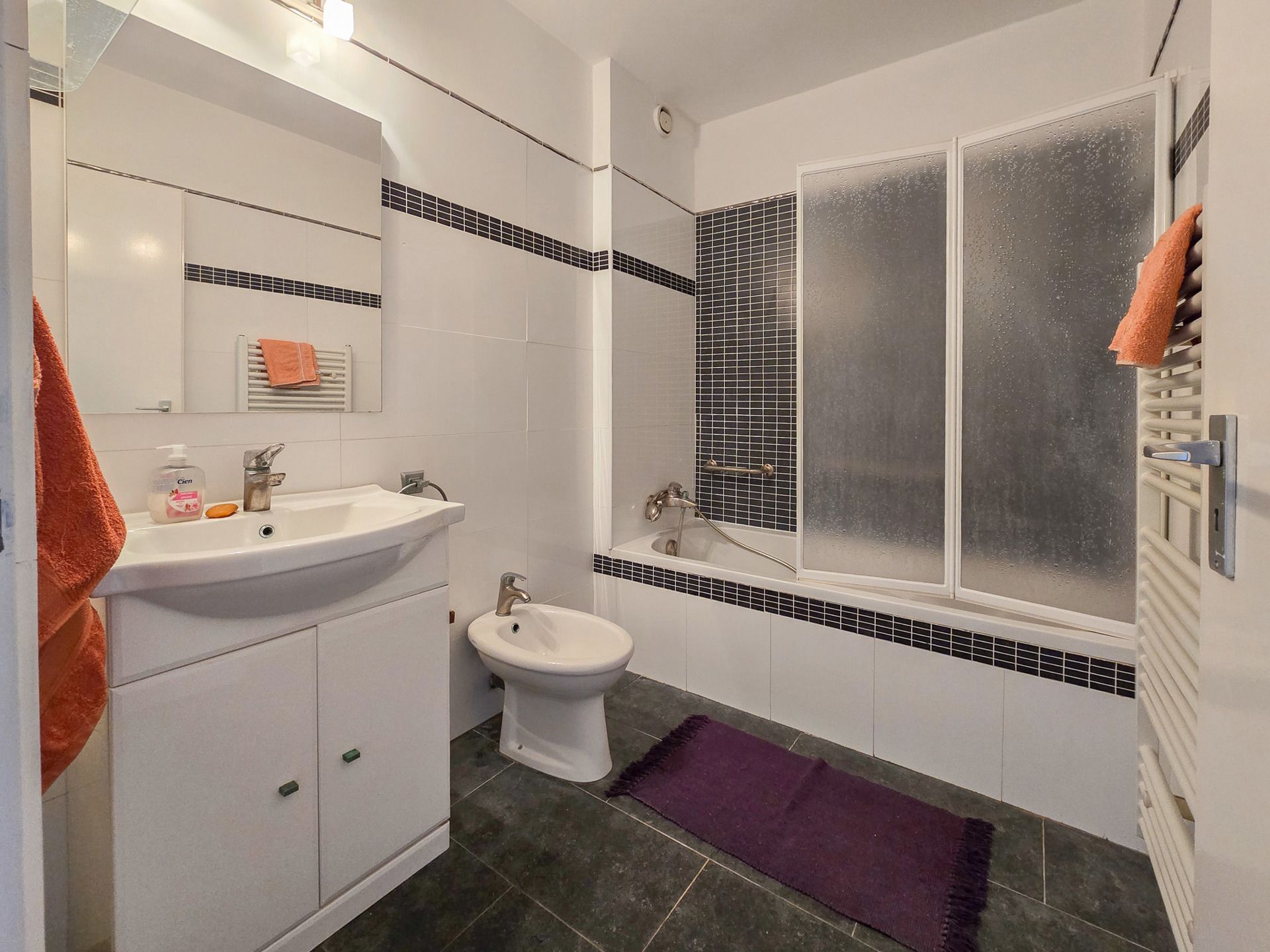 Mooi appartement met 2 slaapkamers en een terras foto 11