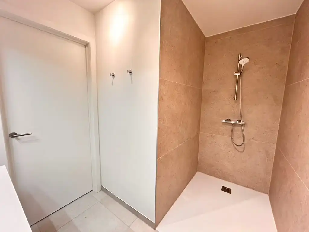 Luxueus appartement in hartje Hasselt foto 9