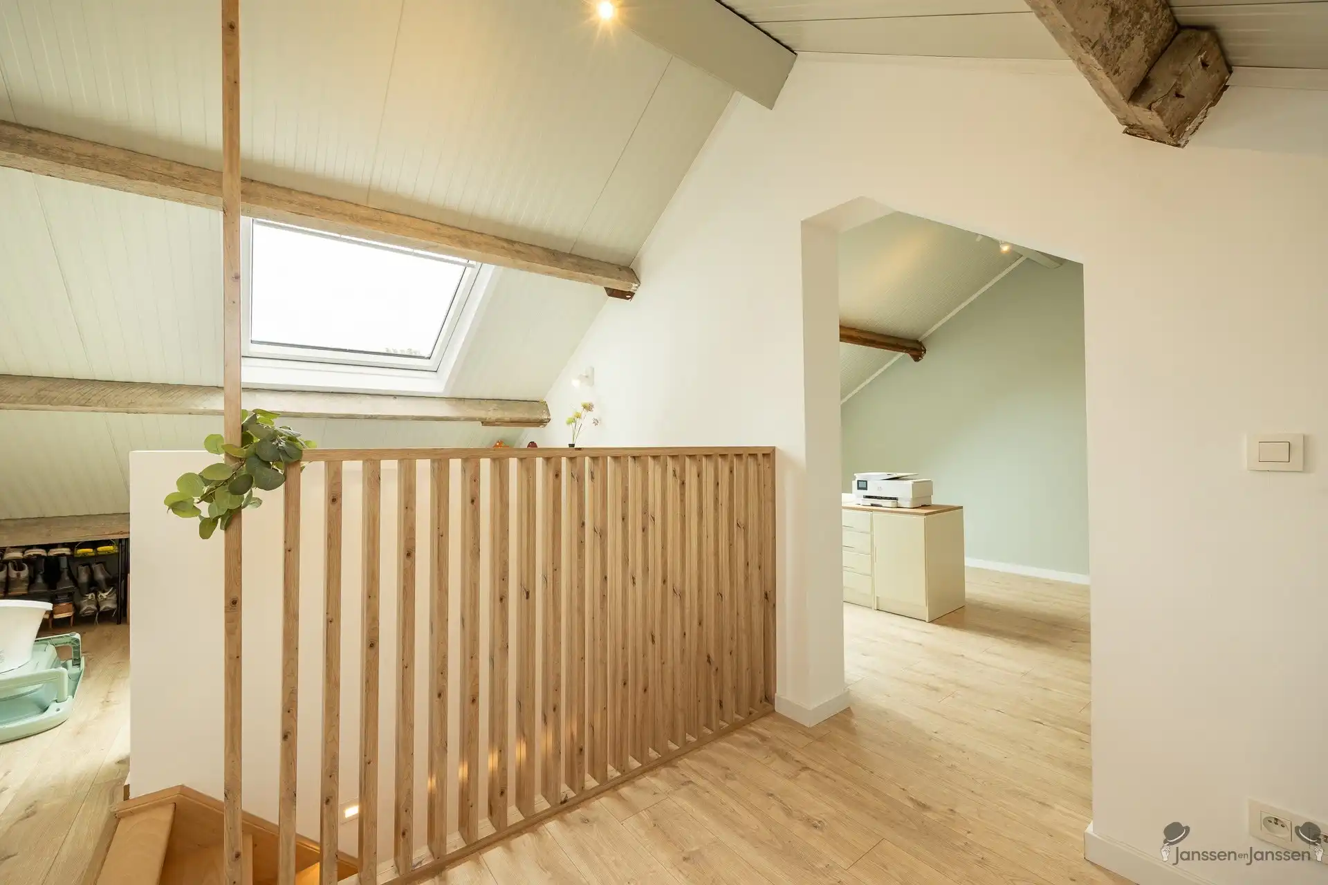 Instapklare, energiezuinige & volledig vernieuwde rijwoning foto 16