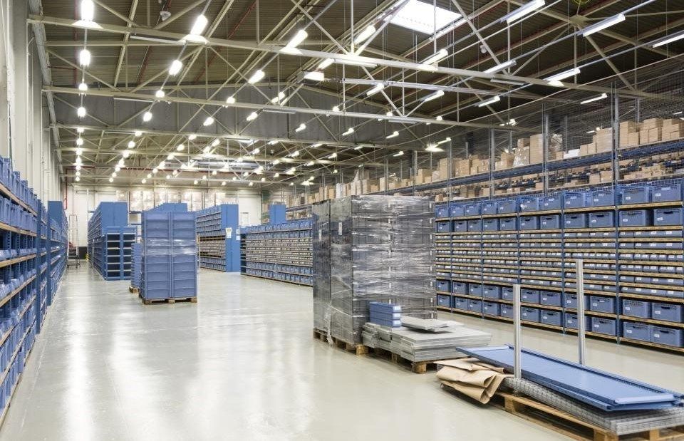 Logistieke loods te huur in Zele foto 3