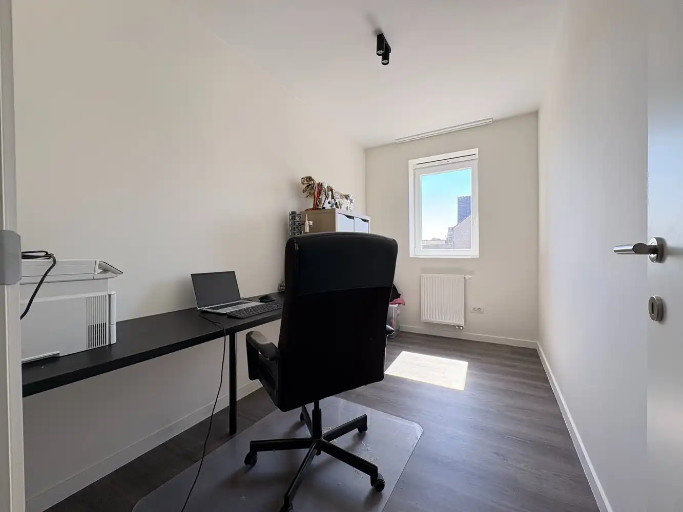 Lichtrijke nieuwbouwwoning in het hartje van Torhout foto 5