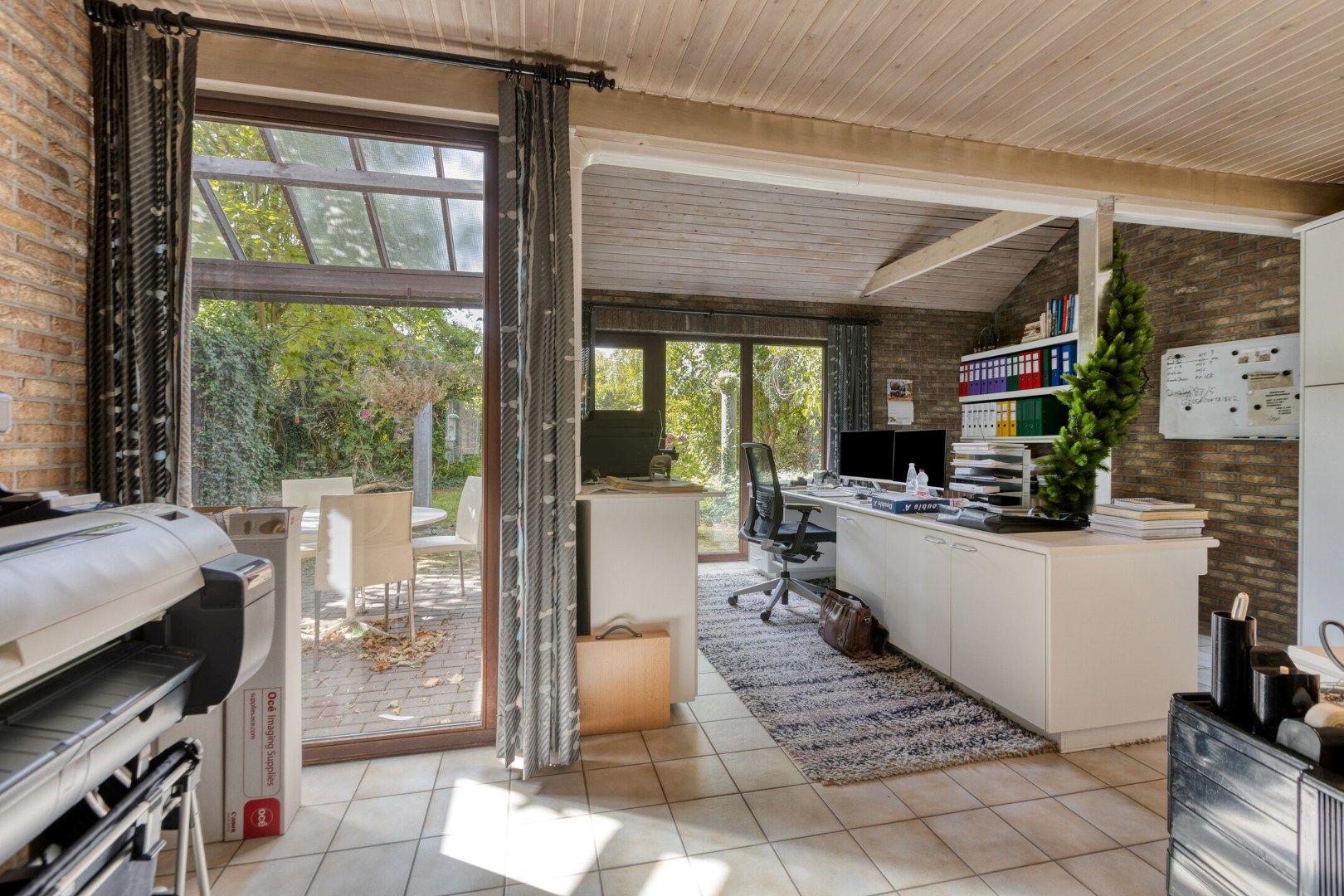 Ruim ingedeelde woning met oa 3 slpks op een gunstige locatie in het centrum foto 7