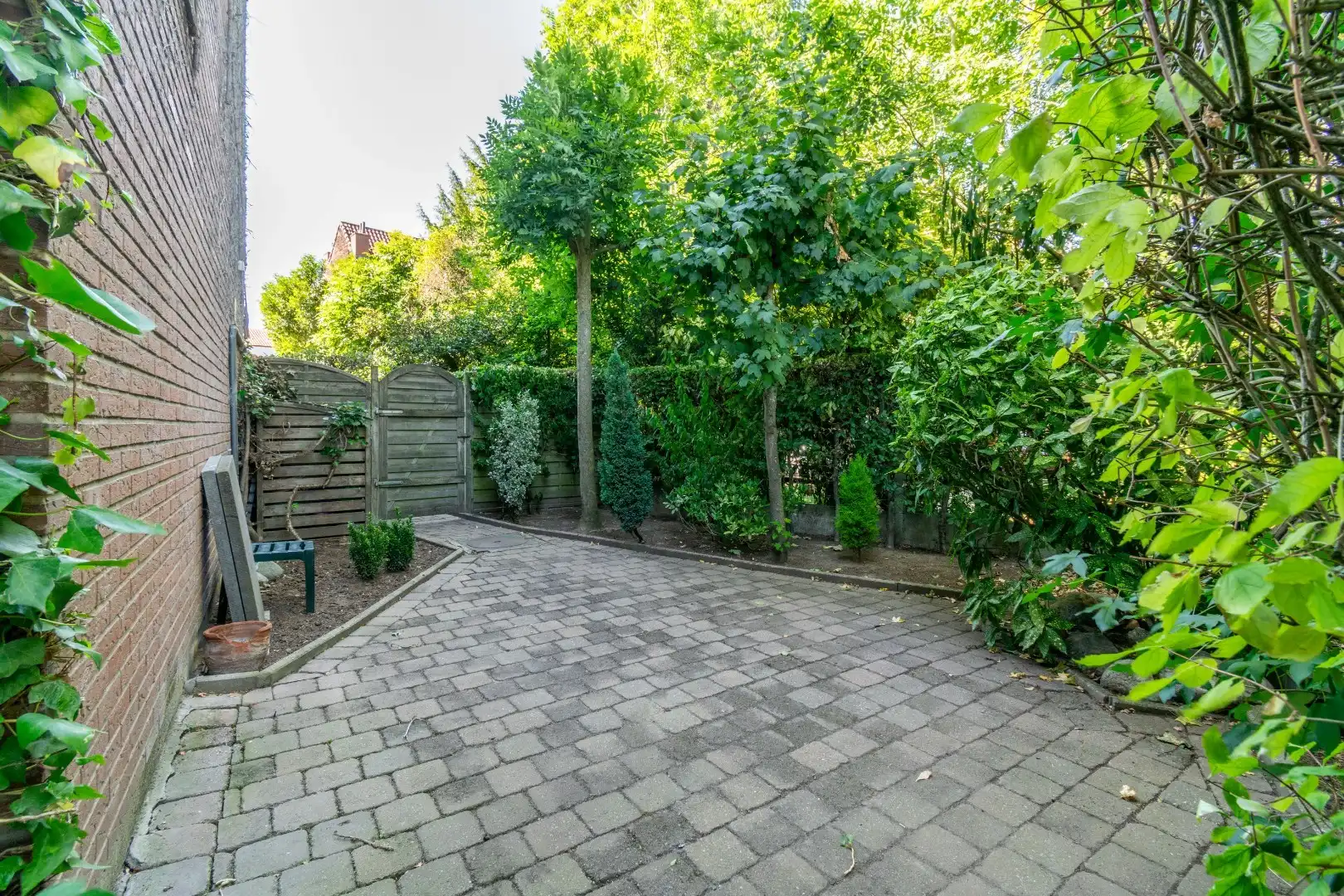 RUIME, INSTAPKLARE DRIEGEVEL BEL-ETAGE WONING ! foto 16