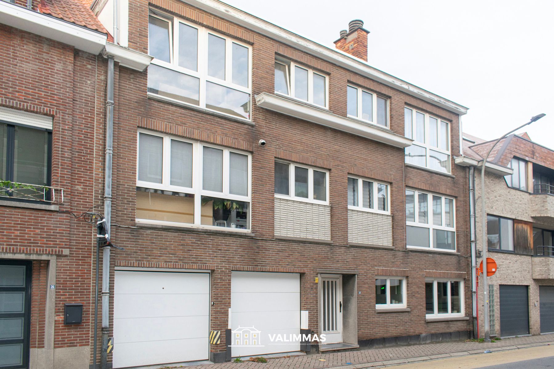 Welgelegen gelijkvloersappartement met groot terras en tuin foto 3