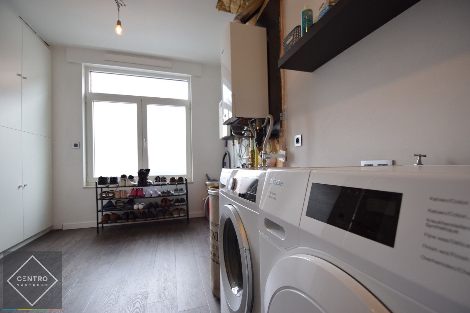 Volledig gerenoveerde woning met 3 slpks en leuke tuin! foto 9