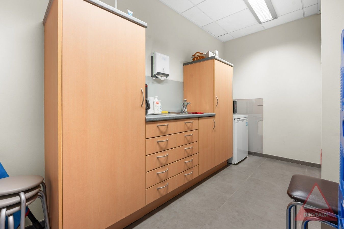 Beselare - Investeringspand met kantoorruimte en 2 verhuurde appartementen foto 4