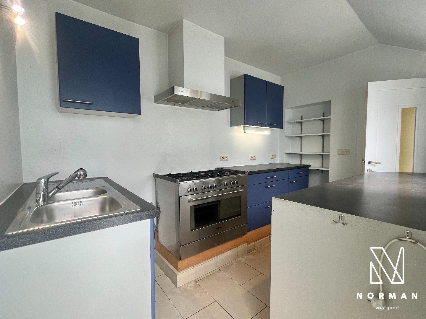 Gezellige rijwoning te koop in Harelbeke! foto 8