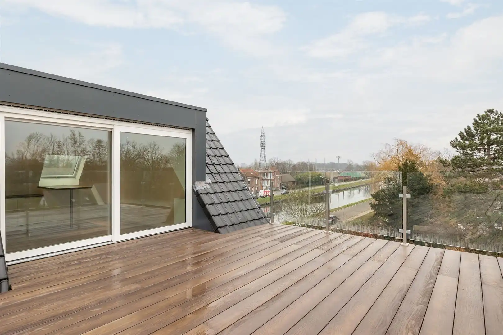 Mooi appartement met autostaanplaats foto 14