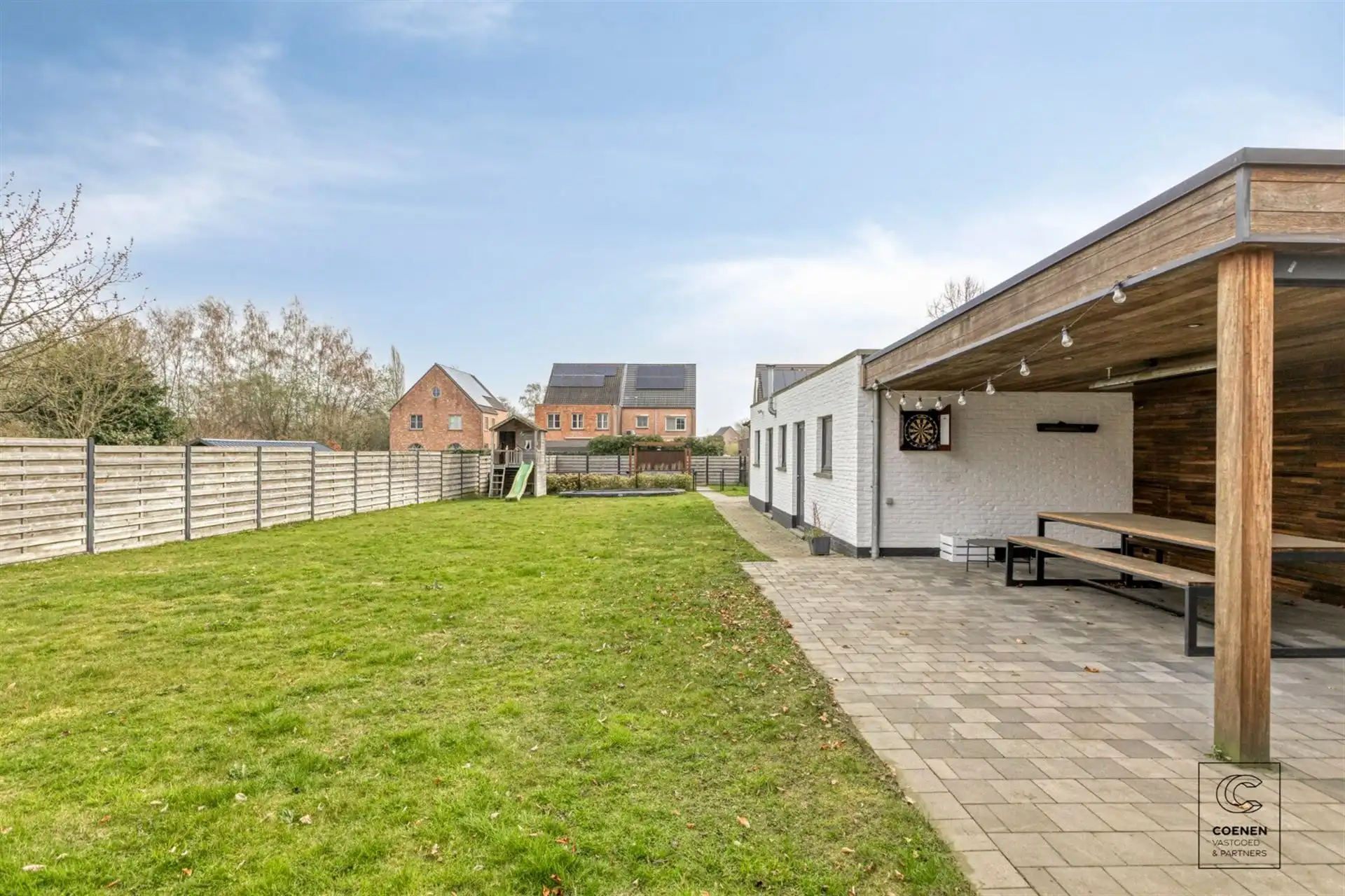 Instapklare woning met 5 slpks, tuin met zwembad te Oelegem! foto 22