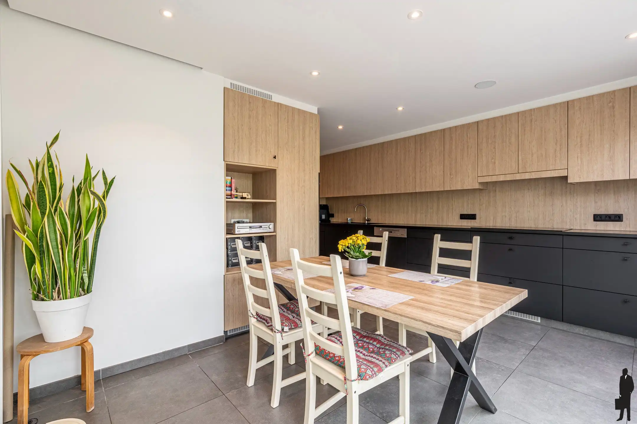 Ruime woning met tuin - doordreven gerenoveerd, 4 à 5 slpks. foto 8