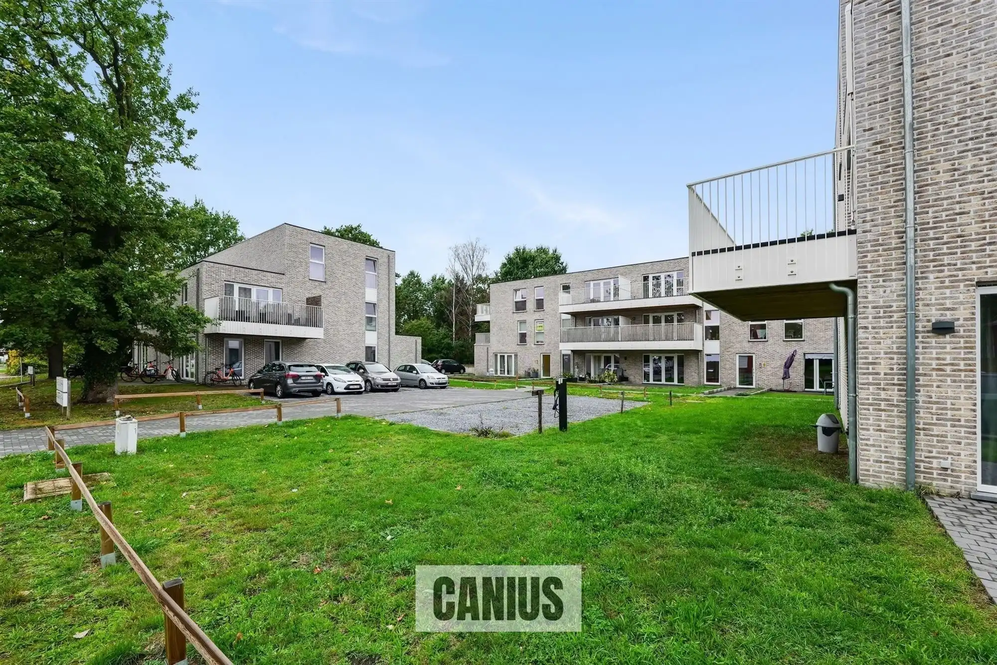 HEDENDAAGS APP. MET 3 SLKS, TERRAS & AUTOSTAANPLAATS foto 20