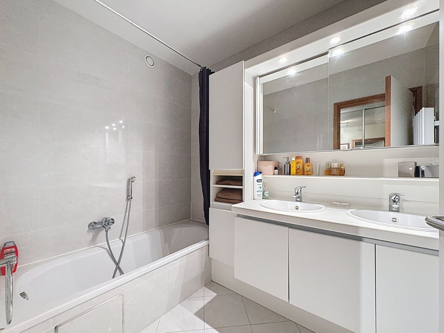 Prachtig appartement nabij het centrum van Sint-Idesbald. foto 7