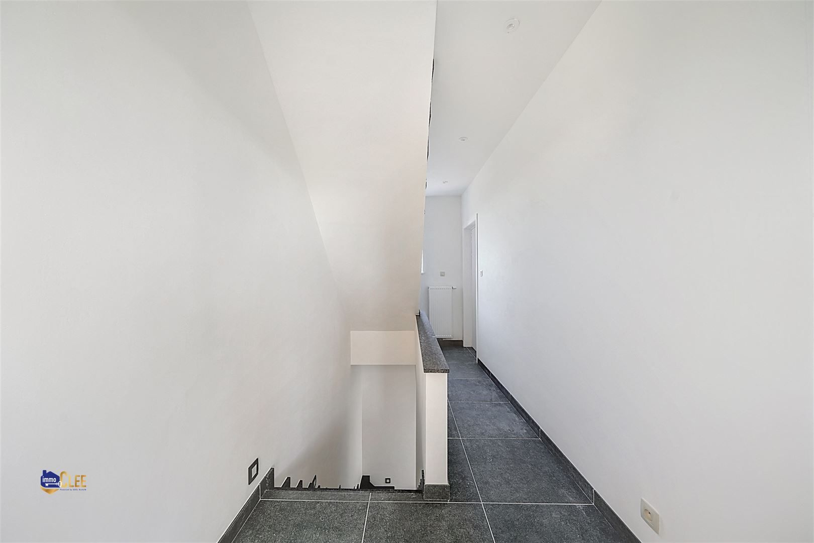 Volledig gerenoveerde gezinswoning foto 13