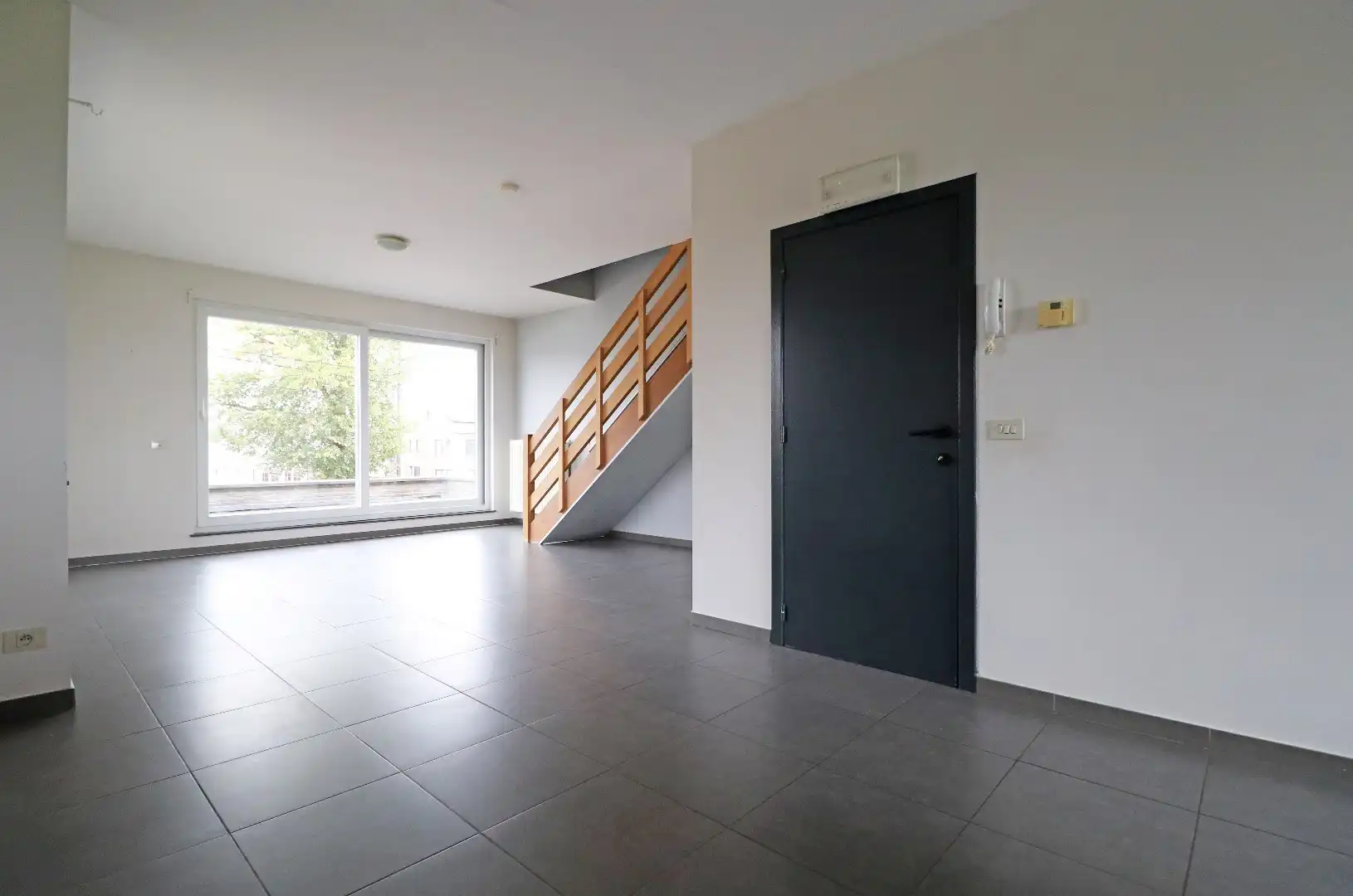 Ruim duplexappartement met landelijk zicht foto 2
