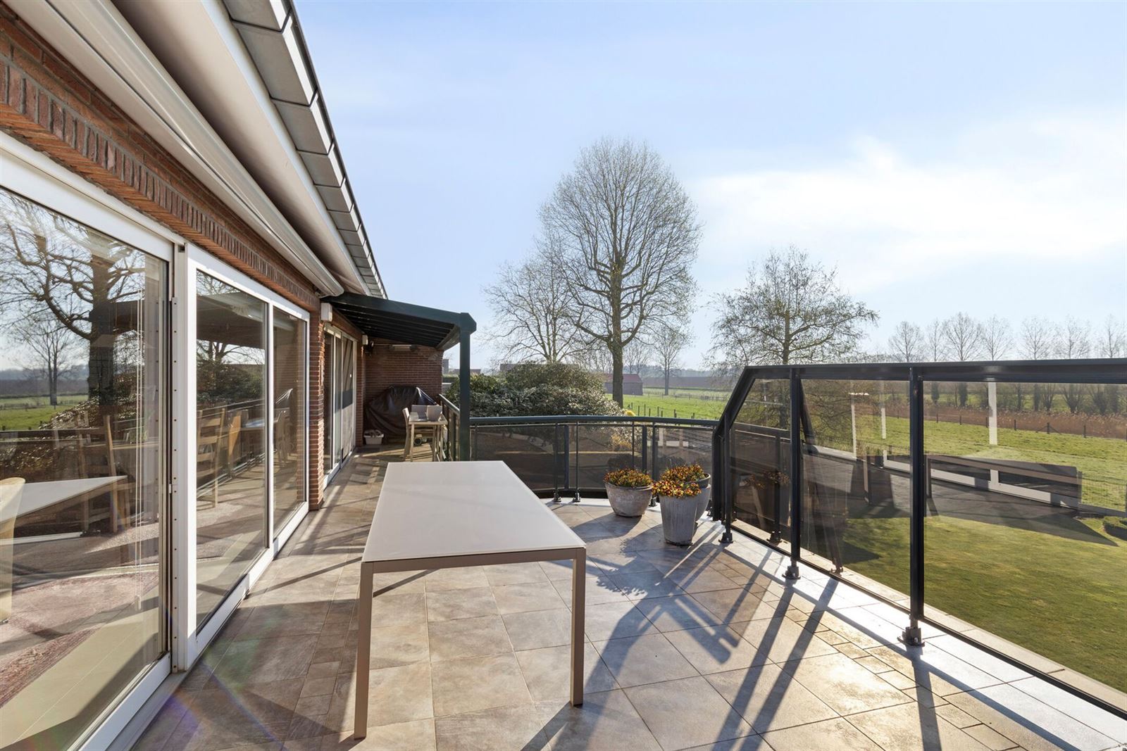 Ruime villa te huur in groene omgeving  foto 37