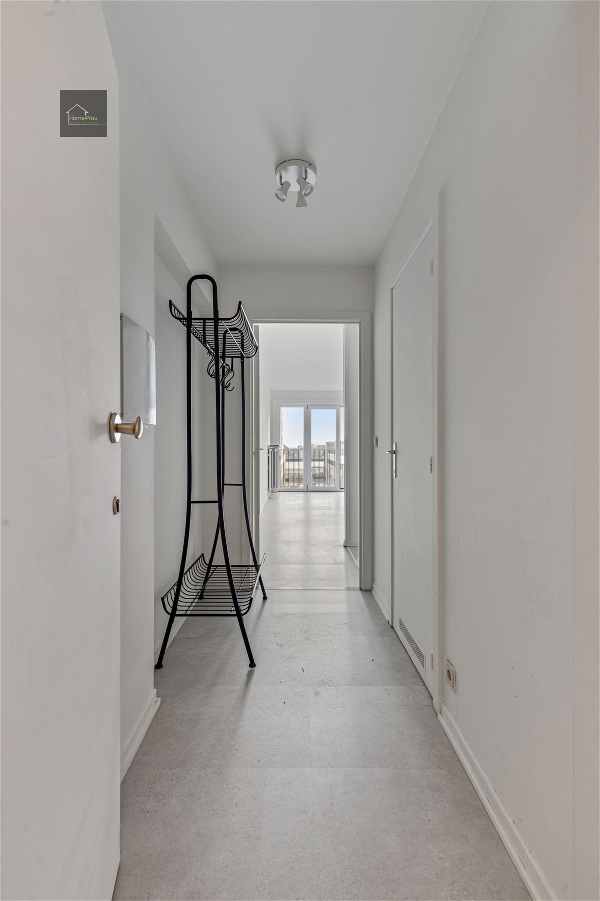 Instapklare, gerenoveerde studio te Oostende!  foto 5