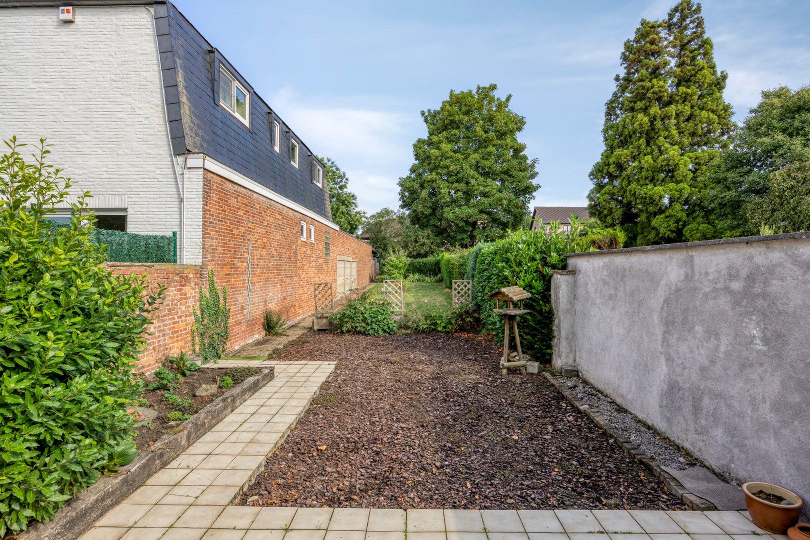 Charmante rijwoning met terras en diepe tuin aan centrum Tongeren foto 25