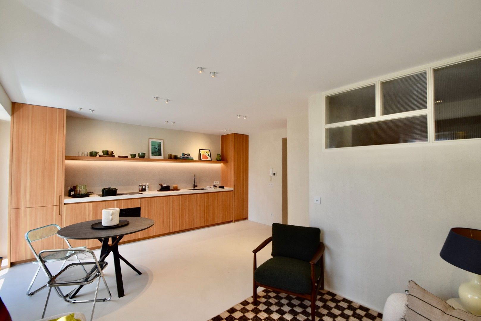 Gerenoveerd appartement genietend van lateraal zeezicht gelegen hartje Het Zoute foto 3