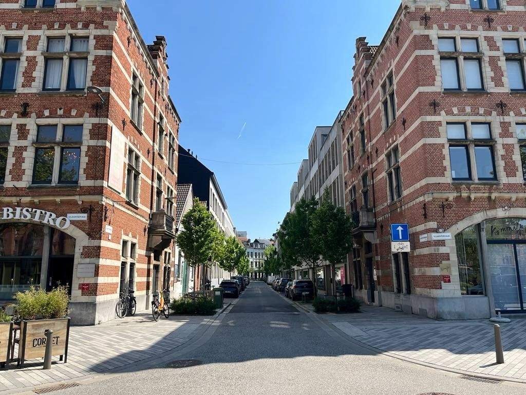 Uniek handelsgelijkvloers op 't Zuid!  foto 2