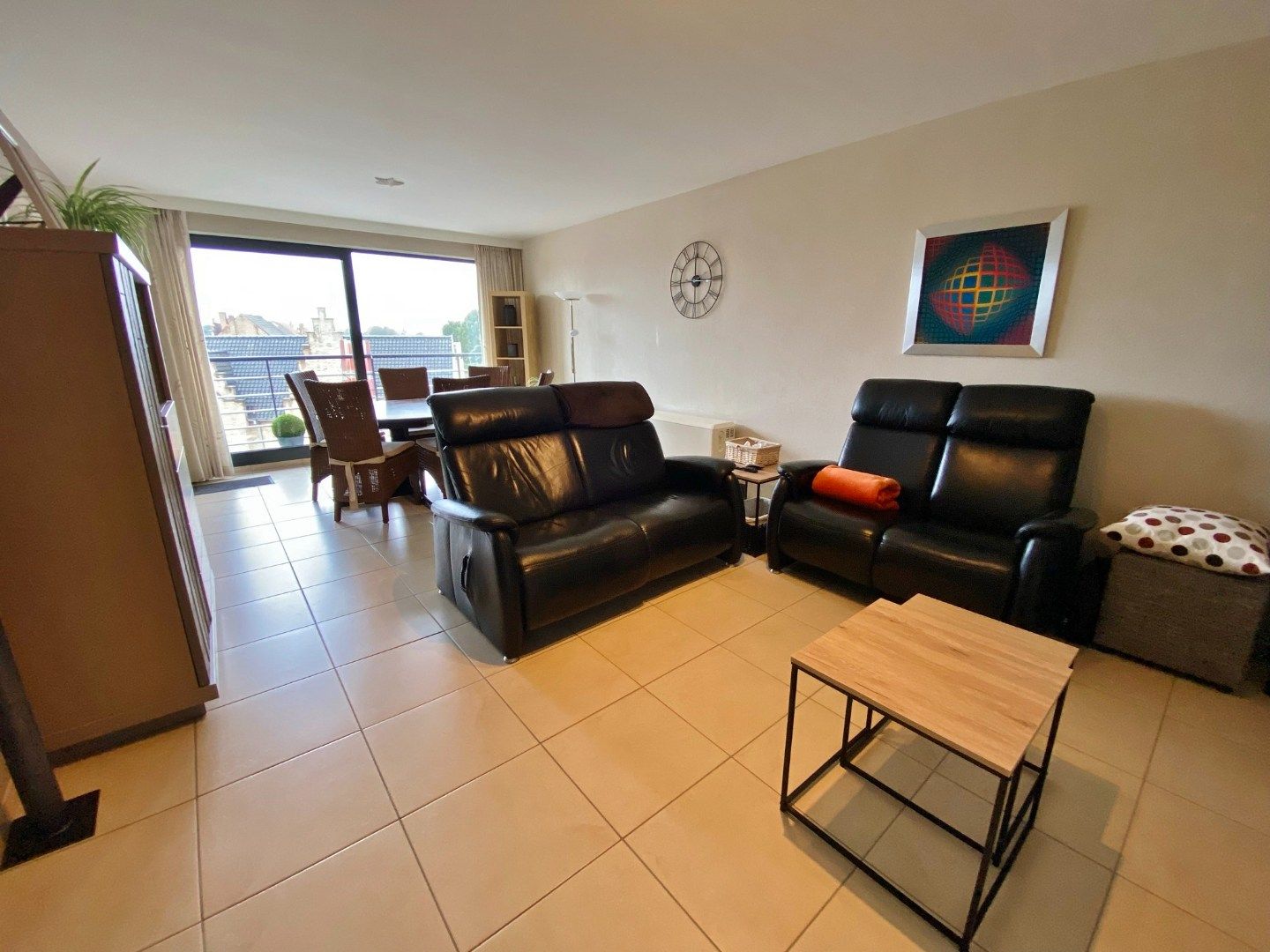 Lichtrijk appartement met zonnig terras en garage foto 2