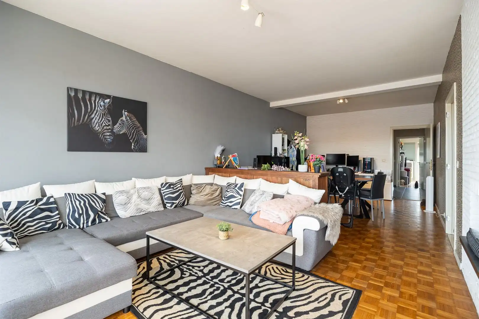 Opbrengsteigendom met 5 appartementen en garages foto 25