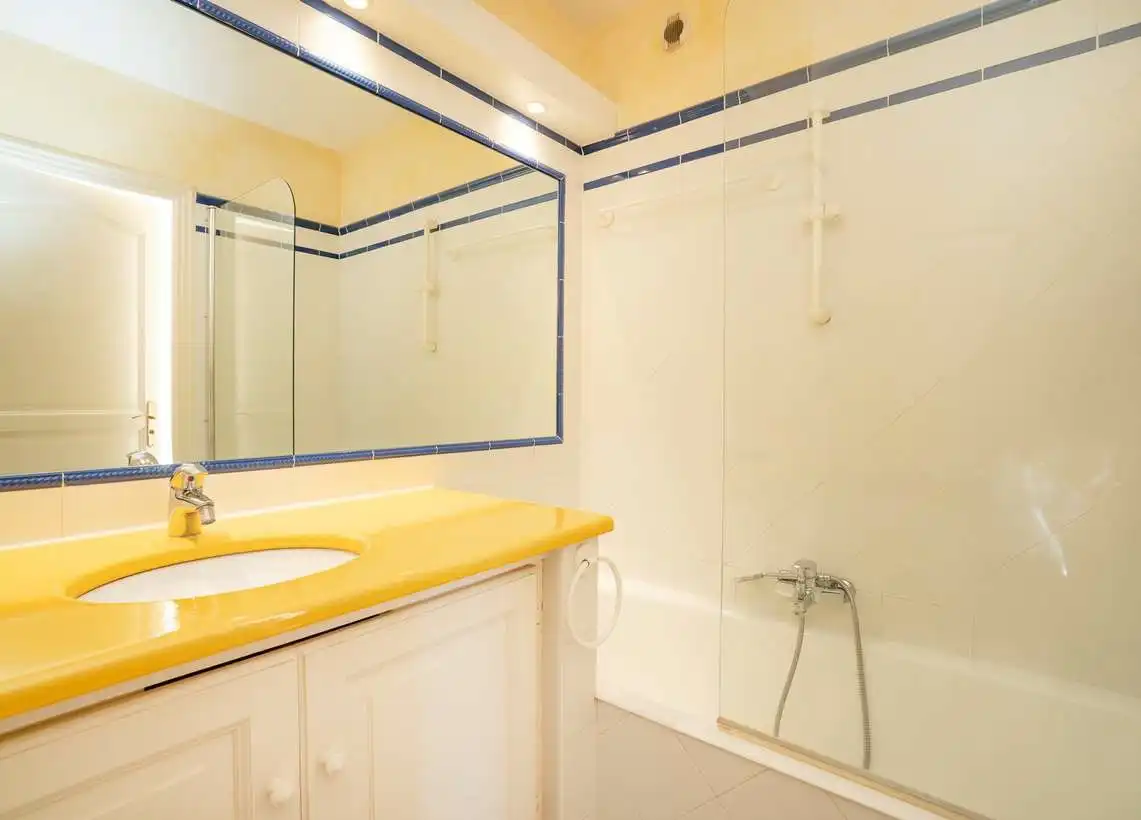 Charmante vakantiewoning met private aanlegplaats en zwembad te PORT GRIMAUD foto 11