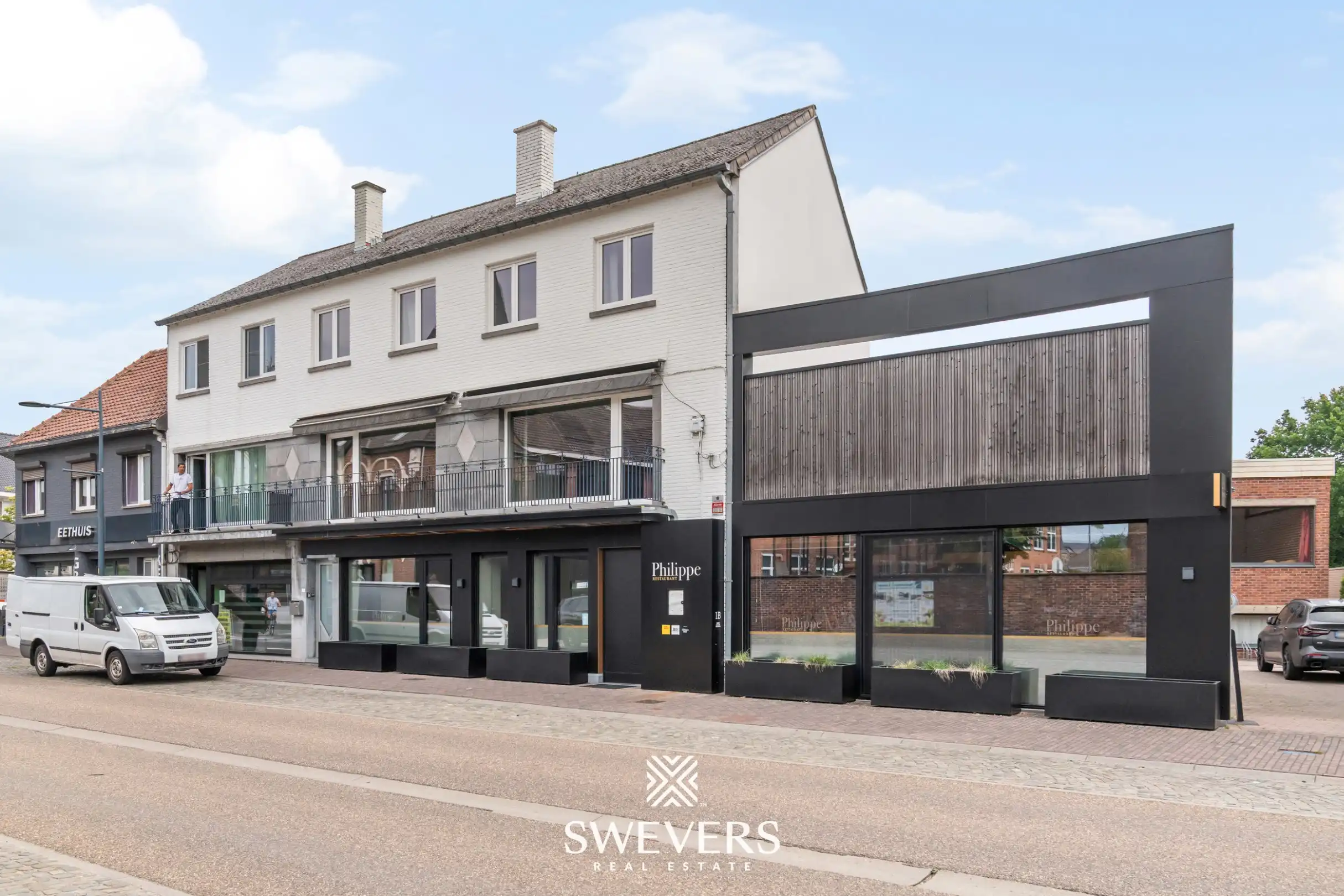 Veelzijdig handelspand met ruim duplex appartement: wonen, ondernemen én investeren onder één dak in centrum Alken foto 2