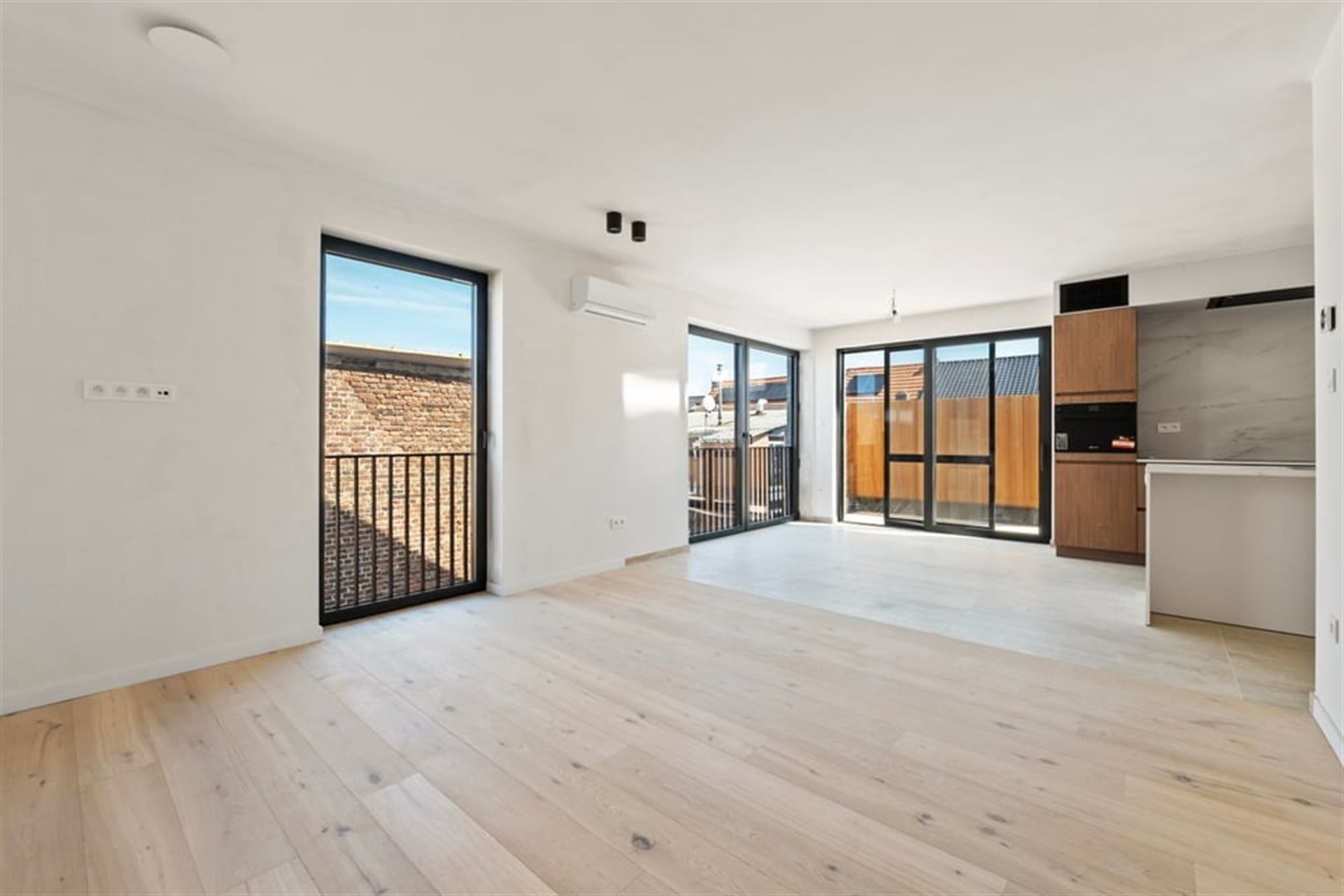3 SLK APPARTEMENT MET RUIME TUIN EN PARKEERPLAATS IN HET CENTRUM VAN LANDEN  foto 8