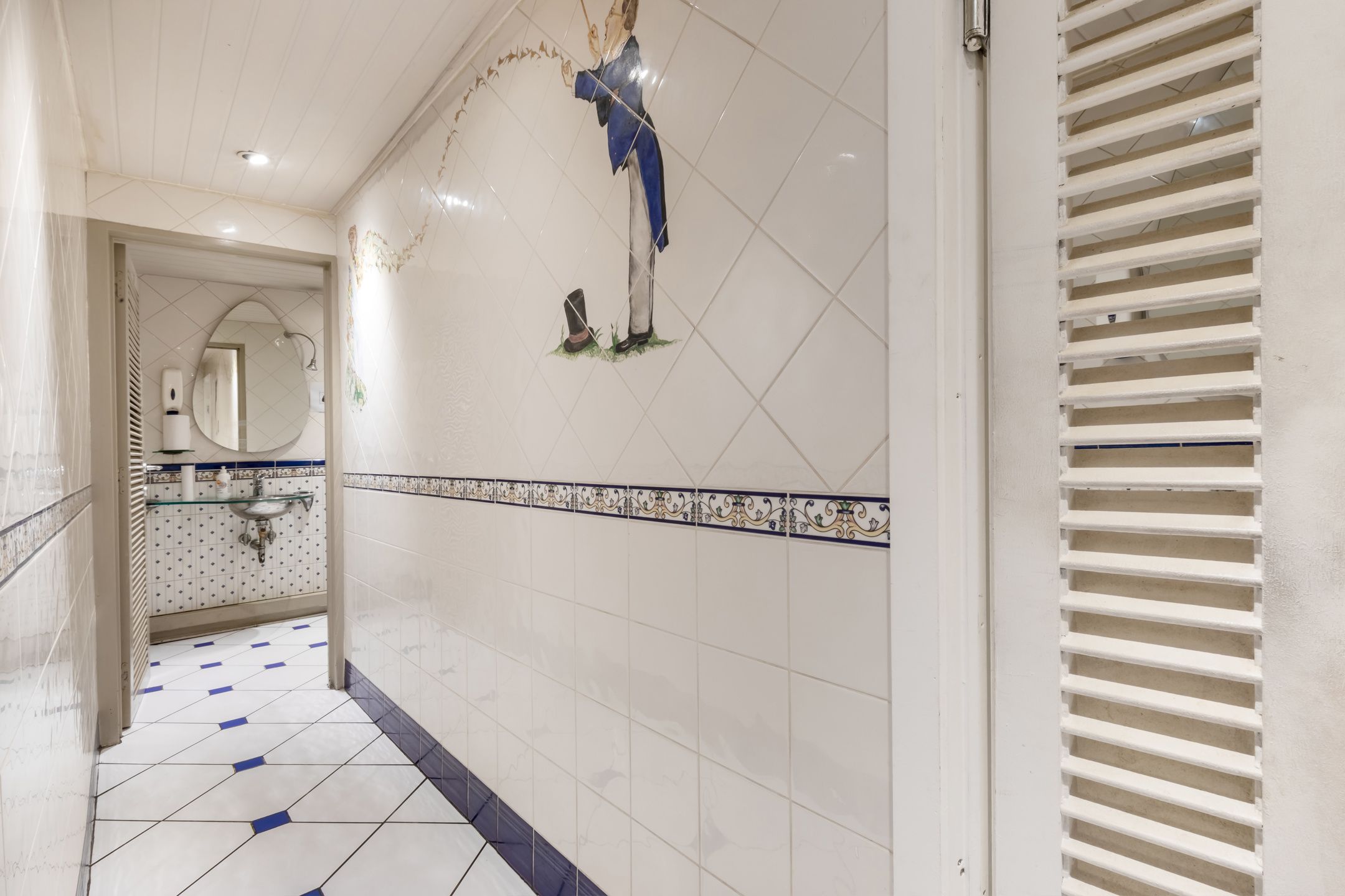 Top gelegen horecapand in de Empire Center Diamantwijk foto 17