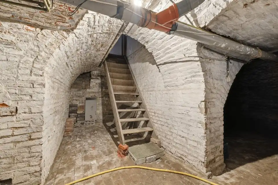 KARAKTERVOL PAND MET AUTHENTIEKE UITSTRALING EN VEEL POTENTIEEL IN TONGEREN foto 37