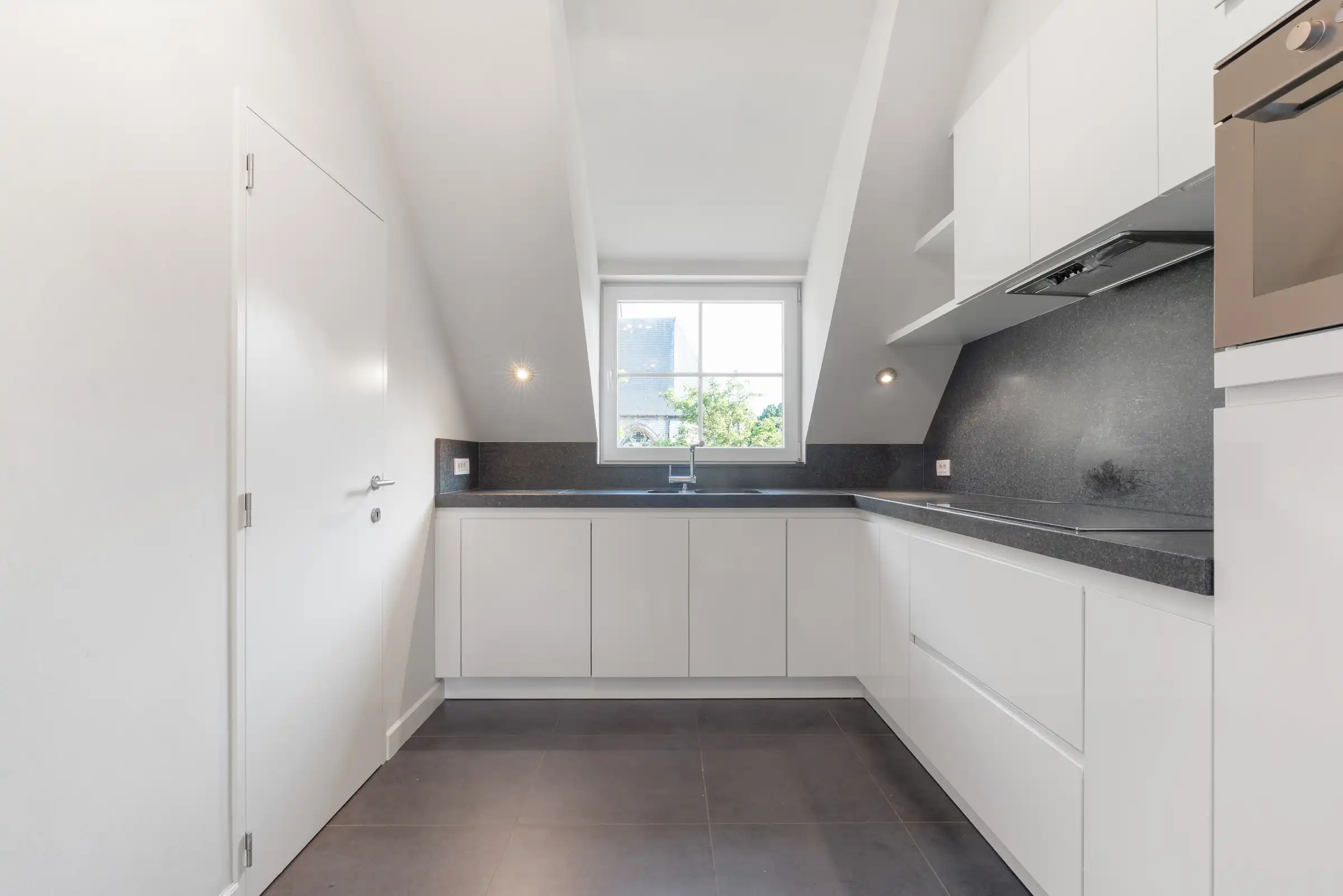 Instapklaar duplexappartement met twee slaapkamers foto 9
