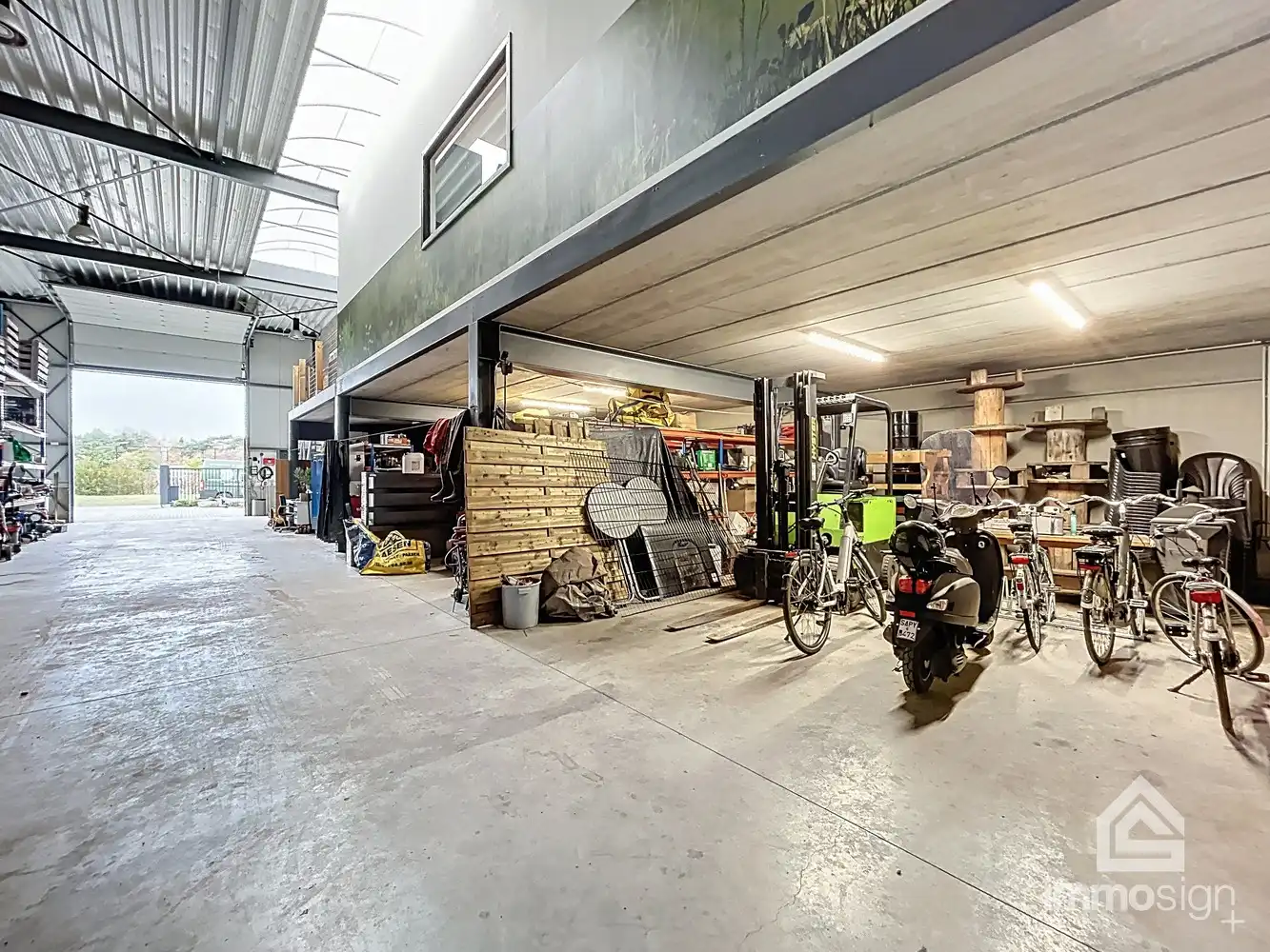 Veelzijdige halfopen bedrijfshal met kantoor en buitenruimte in Pelt! foto 5