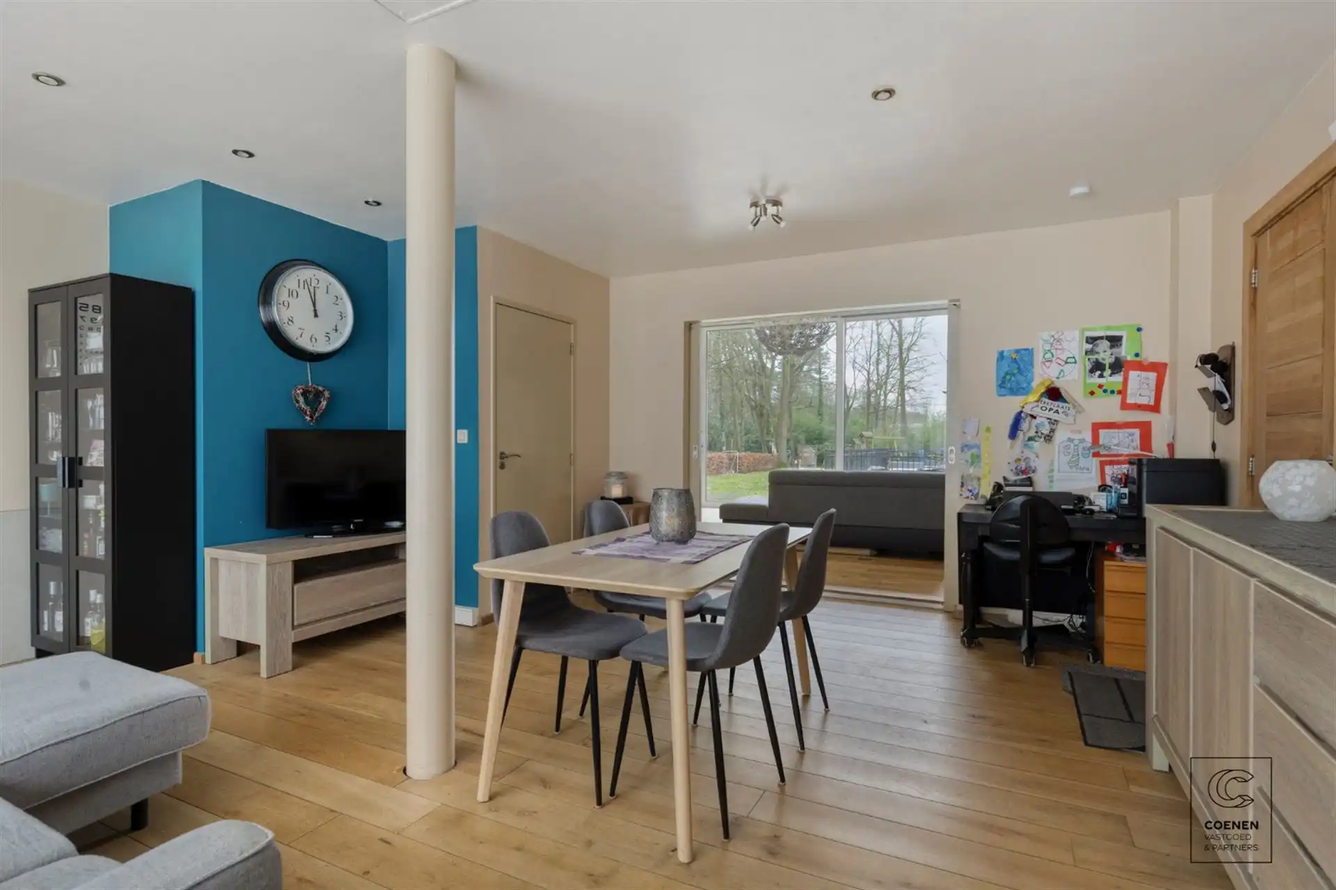 Lichtrijke en ruime villa van 338 m² met ingebouwd zwembad! foto 4