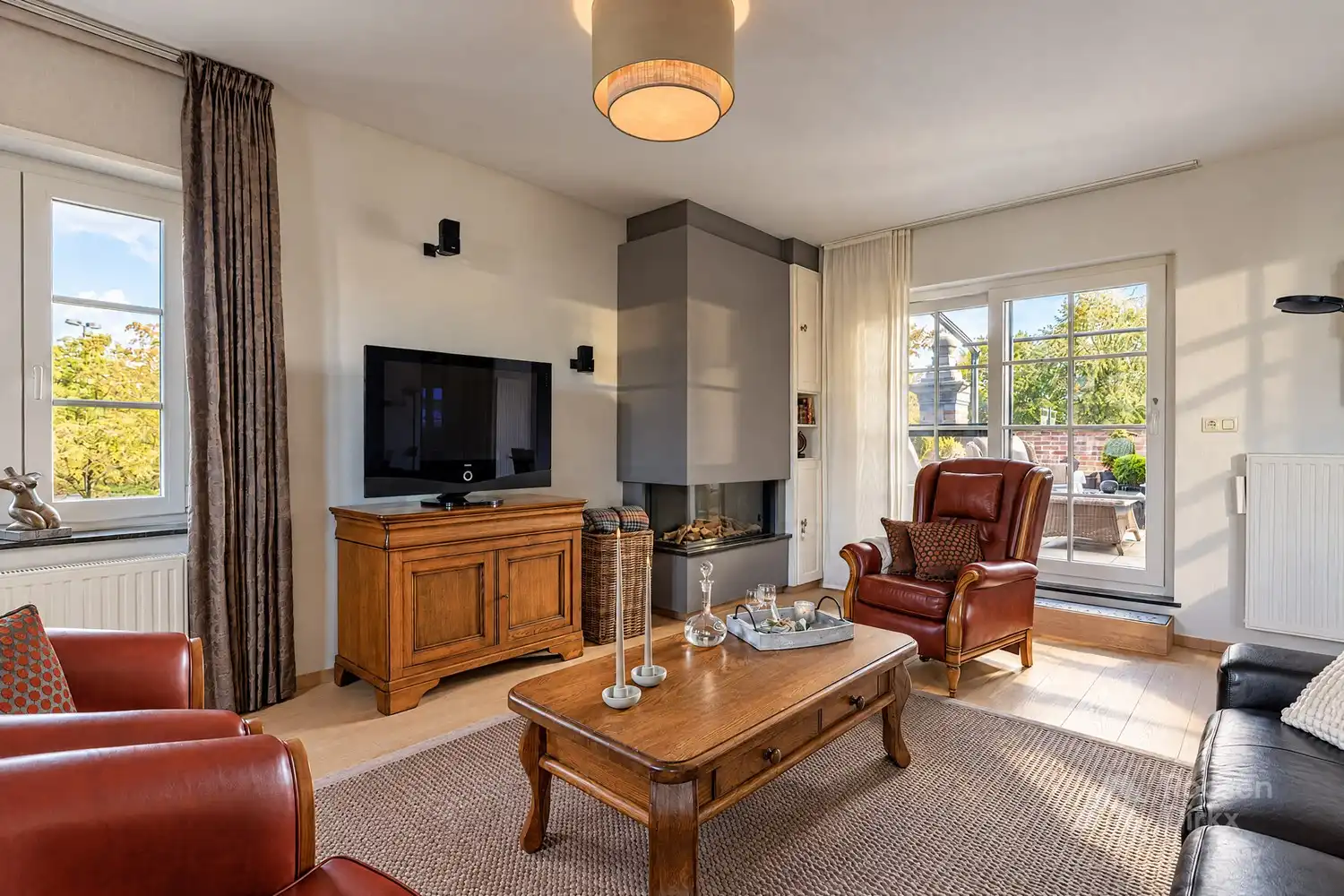 Luxe appartement (150m²) met 3 slaapkamers en 60m² terrassen te BREE. foto 4